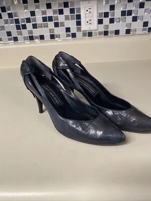 Vintage Stuart Weitzman Navy Snakeskin Heels Size 6 Fun Unique Bow On Back - Image 1 of 4