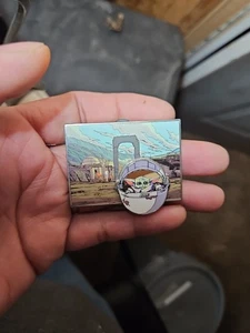 Disney Pin 161441 Grogu Nevarro Mandalorian Booster Star Wars Hover Tram Kind - Bild 1 von 3