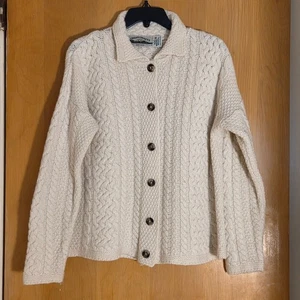 Aran Crafts Ireland Woll-Cardigan mit Knopfleiste Gr. M elfenbein Zopfmuster Fischer - Bild 1 von 8
