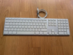 Apple wired full-size aluminum Keyboard A1243 QWERTZ Swiss CH Switzerland 04 - Photo 1/6