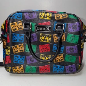 Loungefly Umhängetasche Dia De Las Banderas Flags Papels - Bild 1 von 10