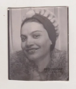 Pretty Attractive Young Woman Cute Female Beautiful Girl Snapshot Photo Booth - Picture 1 of 7