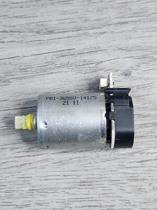 Shark LEFT or RIGHT Wheel Motor RV750R01US RV750NR01US AV751 RV754 UR755 RV761_N - Picture 1 of 5