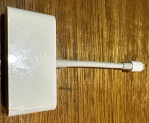 Apple Lightning to VGA Adapter - Picture 1 of 4
