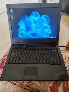 Cargador Inc DELL VOSTRO 1320 13.3" LAPTOP WINDOWS 11 CORE2 DUO 3GB 120GB SSD - Imagen 1 de 5