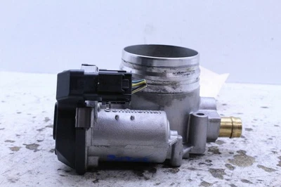 Cuerpo del acelerador BMW 228i 320i 328i 428I 528i X1 X3 X4 X5 Z4 13547588625 OEM usado Foto 1 de 4