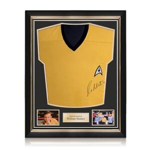 Star Trek-trui gesigneerd door William Shatner. Superieur frame
