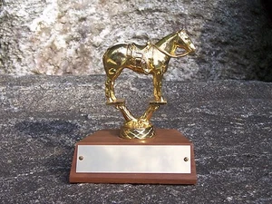 Trofeo vintage caballo competición base madera espectáculo ecuestre novedad - Imagen 1 de 6