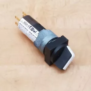 Allen Bradley 800A-K2BW, 16mm Spring Return Selector Switch. - USED - Picture 1 of 5