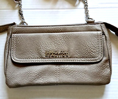 BOLSO BANDOLERA PEQUEÑO MUJER BEIGE TOPO KENNETH COLE REACCIÓN Foto 1 de 4