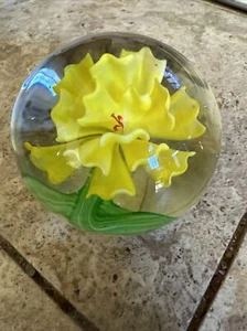 Vintage Murano Yellow Flower Art Glass Paperweight - Picture 1 of 6
