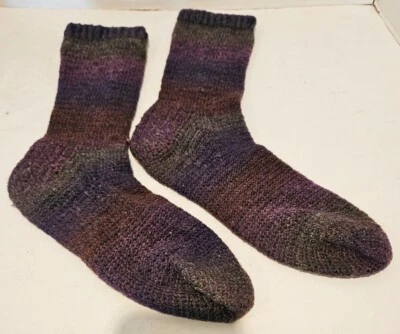 暖钩针拖鞋/靴子/厚袜 ~ 手工制作 ~ 棕色,紫色 ~ 女士 尺寸 L ~ EUC — 第 1/4 张图片