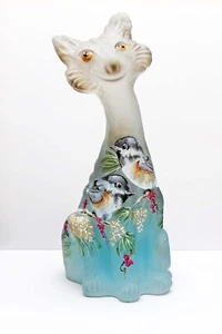 2024 Fenton Limited Edition Alley Cat J. K. Spindler 15/61 Chickadees Stunning! - Picture 1 of 7