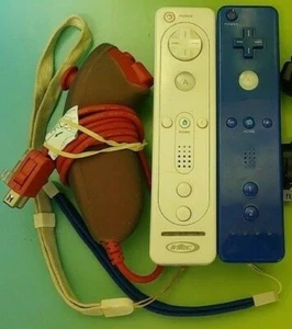 Nintendo Wii Remote Lot Nunchuck Cover Red Blue Tested + Working ! - Picture 1 of 1