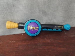 Vintage Bop It Original 1996 Handheld Electronic Game - Picture 1 of 10