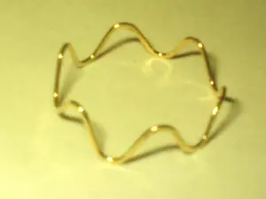 Solid-14K-Gold-Crown-Wave-Thin-Band Light Weight Minimalist  Ring Sz 8 - 10 - Picture 1 of 3