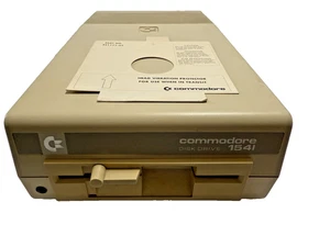 Disquete de colección Commodore 1541 unidad única con protector de vibración de cabezal - Imagen 1 de 9
