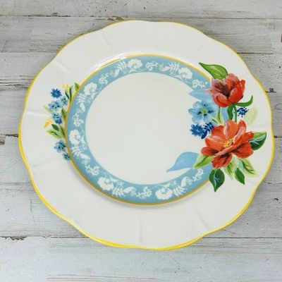 The Pioneer Woman Spring Bouquet Scalloped Dinner Plate Floral Yellow Rim - Image 1 of 4