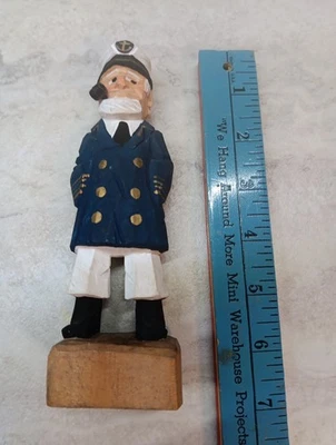 Figura Náutica Capitán Marinero Madera Tallada a Mano con Pipa 7" Abrigo Azul Foto 1 de 2