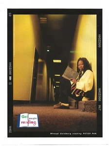 Anuncio impreso vintage Get Caught Reading - Whoopi Goldberg Reading Peter Pan - 2001 - Imagen 1 de 5