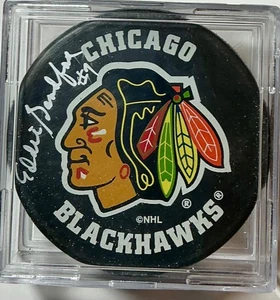 Eddie Sandford autographed Chicago Blackhawks In Glas Co Puck / SS COA - Picture 1 of 2