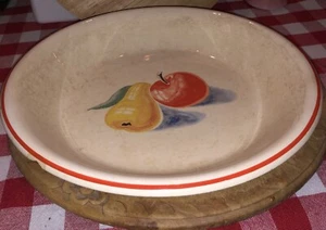 Plato de pastel de cerámica de manzana y pera Harker vintage de 10 pulgadas usado y querido - Imagen 1 de 6