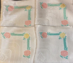 Set 4 Vintage Servietten Satin weiß Blumen Lunch Dinner 34x31cm schöner Glanz - Bild 1 von 10