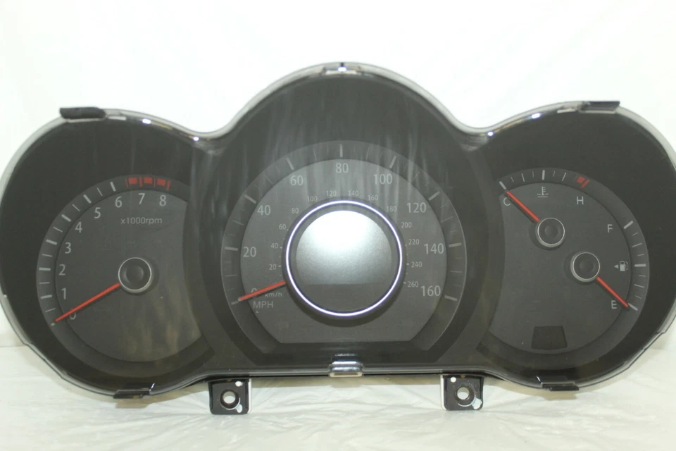 Cuadro de instrumentos velocímetro indicadores del panel de instrumentos Kia Optima 2011 74.157 millas Foto 1 de 4