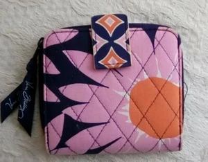 Cartera pequeña de tela Vera Bradley rosa brillante azul marino flores y sol 4,5 x 4" - Imagen 1 de 6