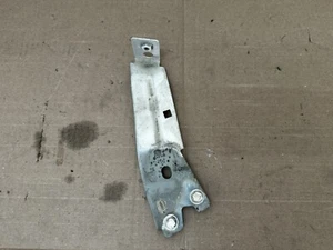 2014-2019 MASERATI GHIBLI SQ4 FRONT LEFT DRIVER SIDE FENDER BRACKET SUPPORT OEM - Picture 1 of 3
