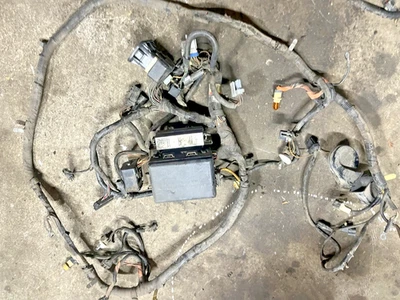 92-97 FORD F250 F350 460 7,5 L COMPARTIMIENTO DEL MOTOR CAJA DE FUSIBLES FARO ECU ARNÉS DE CABLES OEM Foto 1 de 4