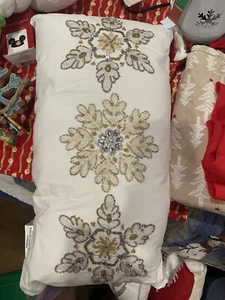 2er Set Pier 1 Schneeflockenkissen Perlen sehr guter Zustand - Bild 1 von 7