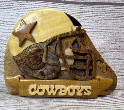 Casco de fútbol americano Dallas Cowboys rompecabezas secreto de madera cerradura caja de baratija exhibición Foto 1 de 4