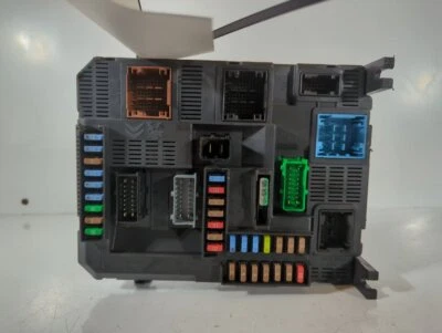 Módulo de control de carrocería O42 Citroen C4 Cactus Mk1 E3 2014-2017 Foto 1 de 4