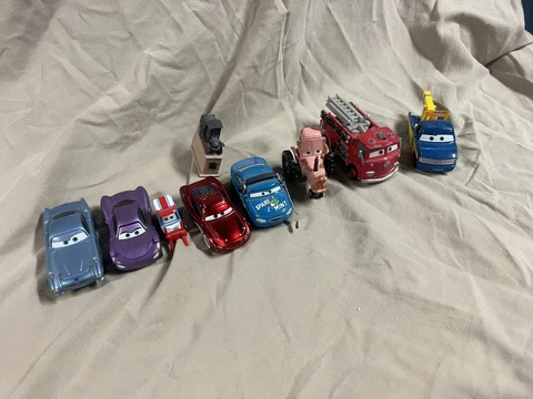 Disney Pixar Cars Diecast Lot of 9 Spare O Mint Stanley Tractor Guido Tow Truck Cover