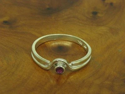 Anello In Argento 835 Con Incastonatura In Rubino / Argento 925 / TG 55 / 1,3g - Immagine 1 di 3