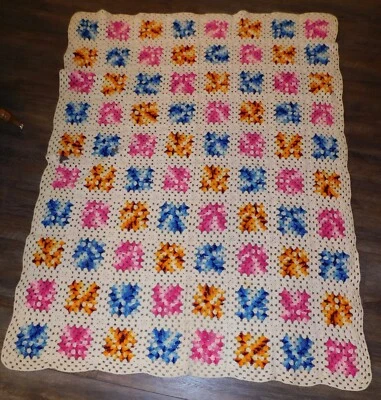 阿富汗手工钩针毯扔霜橙色 - 72 英寸 x 52 英寸 - 需要维修 — 第 1/3 张图片