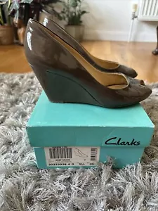 Clarks Patent Taupe wedge heel Shoe Size 5 1/2 - Picture 1 of 5