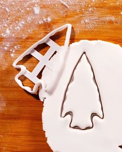 Arrowhead Cookie Cutter - protection amulet Talisman good luck arrow archery - Picture 1 of 4