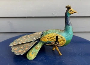 Juguete de cuerda litográfico de hojalata de colección Orgulloso Pavo Real Alpes Japón colorido parcialmente funciona - Imagen 1 de 9