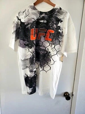UFC Authentic Official Sport T-shirt MMA  Fighting Sz L Signed By Chuck Liddell - Image 1 of 4