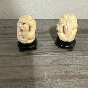 QUALITY Carved NETSUKE, Great Detail Set Of 2 On Wooden Base - Picture 1 of 15
