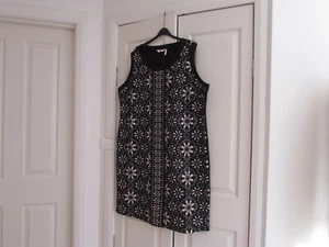Ladies Dress Plus Size 22Millers Woman No Sleeves Black & White Lined at Front - Picture 1 of 9