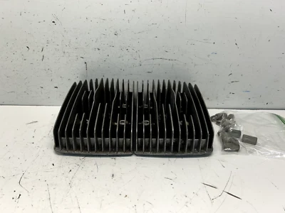 Culatas de motor Bridgestone GTO GTR 350 / izquierda y derecha + herrajes Foto 1 de 4