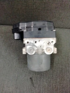 2016 Lexus Is200t F-Sport Abs/Anti-Lock Brake Pump - Picture 1 of 4