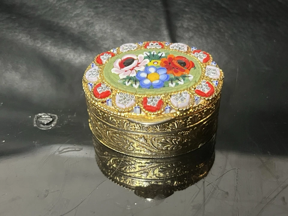 Pastillero o baratija vintage Italia micro mosaico floral B tono dorado. Gran color. Foto 1 de 4