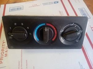 03 - 06 CHEVY SILVERADO A/C HEATER CLIMATE TEMPERATURE CONTROL NEW P/N 15763059 - Picture 1 of 5