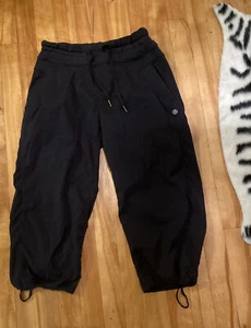 Lululemon Size 6 Dance Studio Crop Pants Black Unlined - Picture 1 of 8