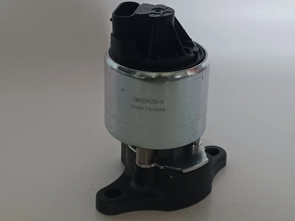 EGR Exhaust Gas Valve for Buick Cadillac Chevy Express GMC Yukon Isuzu Olds - Image 1 of 4