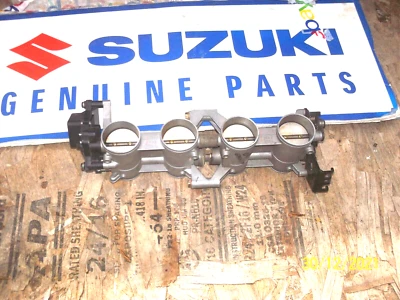 RACK DE INYECCIÓN DE COMBUSTIBLE SUZUKI GSXR 600 2004-2005 GSXR 600 RACK DE INYECCIÓN DE GAS OEM Foto 1 de 4